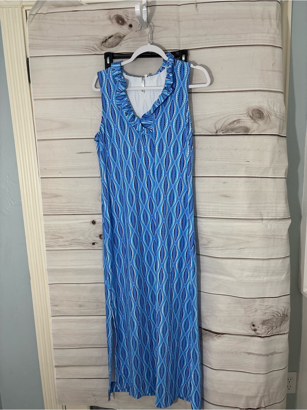 Lulu-B Blue Sleeveless Maxi Dress with Geometric Wave Print